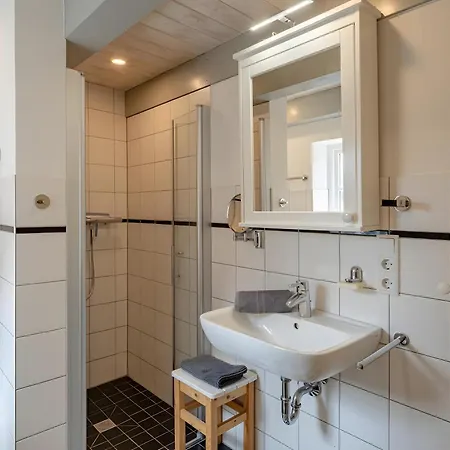 Westertilli 8 Reetdachhaus Mit * Pellworm