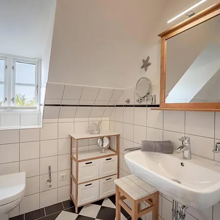 Westertilli 8 Reetdachhaus Mit * Pellworm