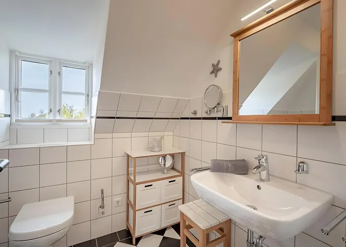 Westertilli 8 Reetdachhaus Mit * Pellworm