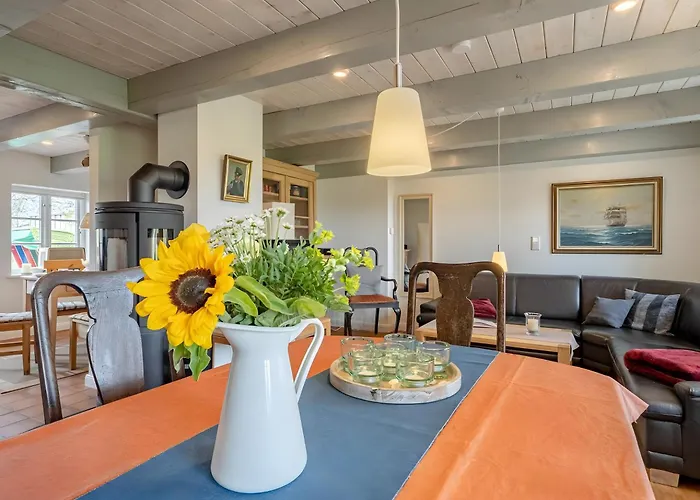 Westertilli 8 Reetdachhaus Mit * Pellworm